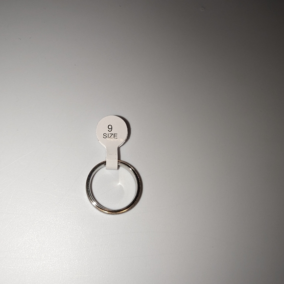 Fashion sparkly ring/band - Picture 10 of 10